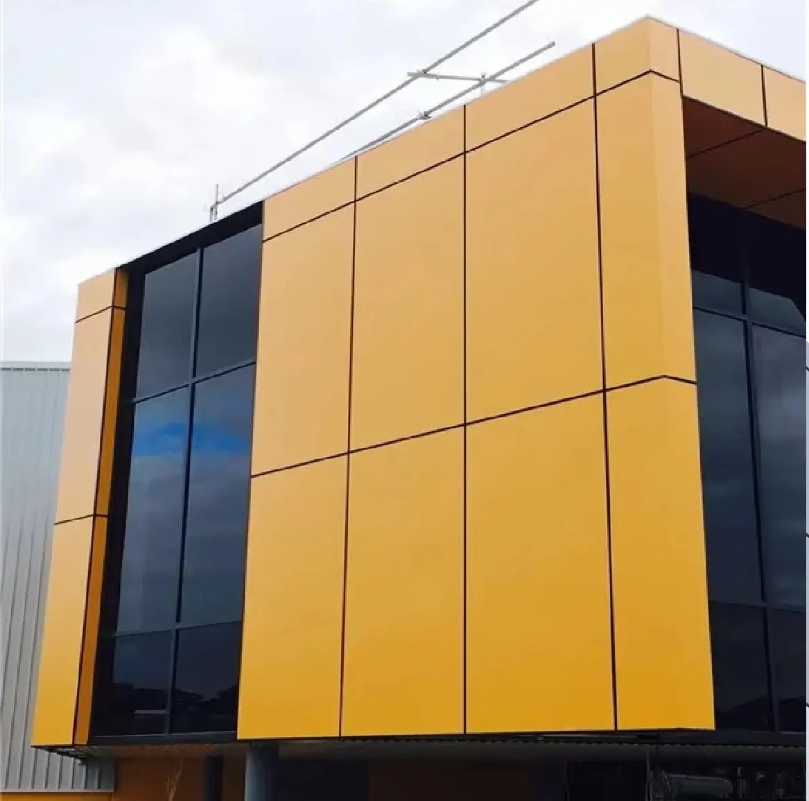 Lámina Alucobond Acm 4Mm Pvdf 1.22X2.44M (4X8pies) Panel Revestimiento Exterior De Alta Calidad Color Amarillo Advertising B016 Aluminio Compuesto 2