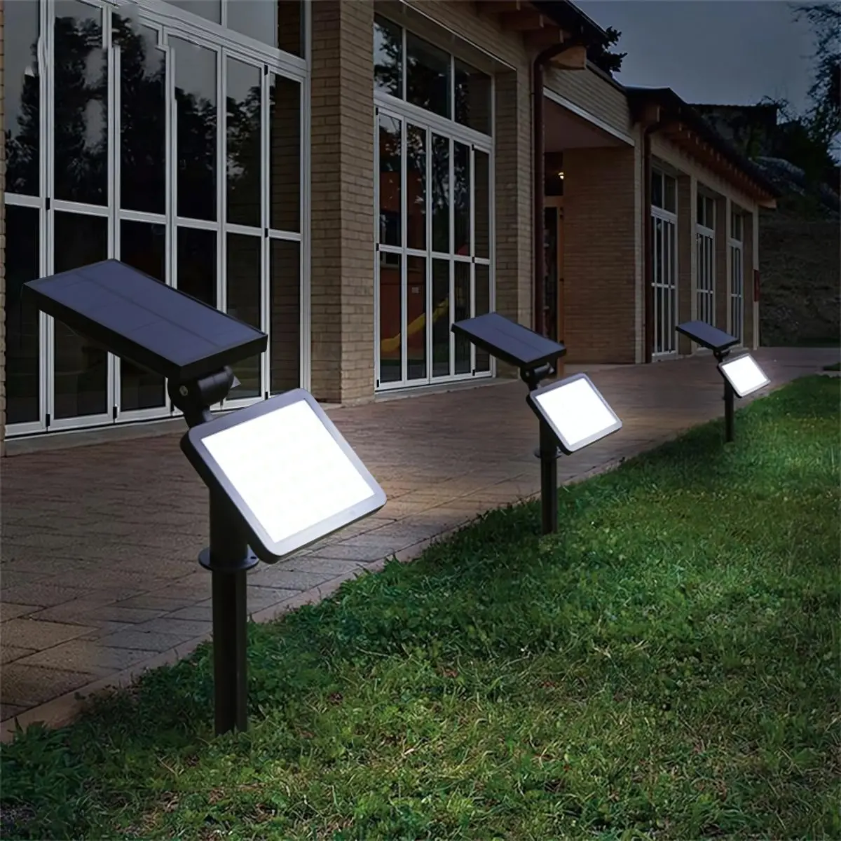 Foco Lampara Solar Para Césped O Pared 48Led. Color Negro. Reflector Solar Tipo Estaca Para Jardín. (Luz Cálida) 1