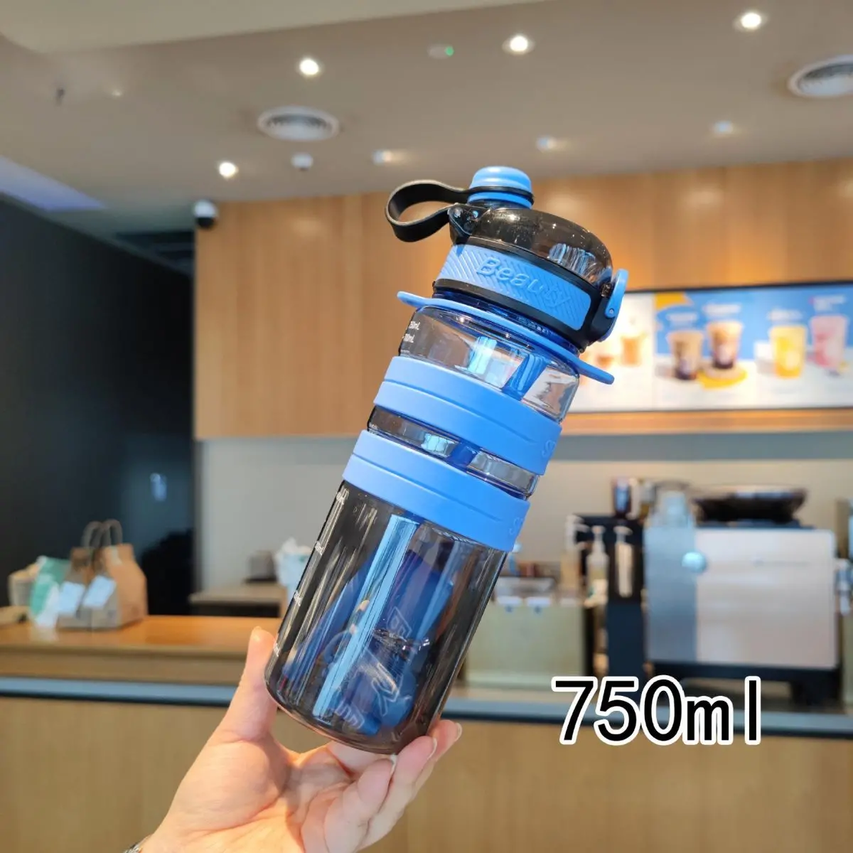 Botella De Agua Plástica 750 Ml. Termo Azul Con Negro. Tapa Hermética Y Diseño Antiderrame. Bpa Free. 1