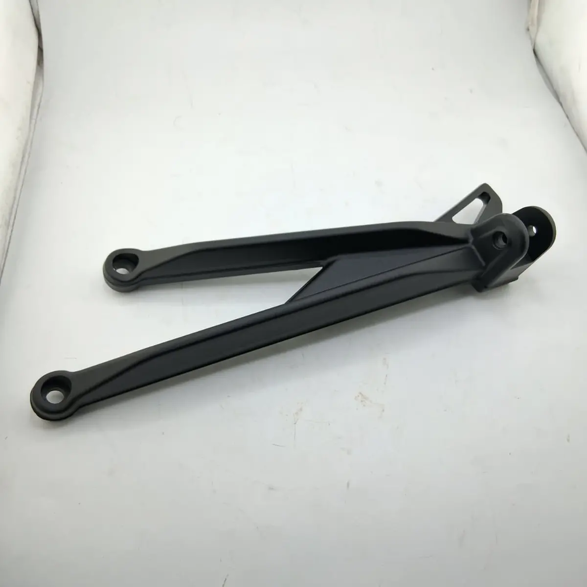 Base De Anclaje De Posapie Trasero Izquierdo (Leoncino250) Left Rear Footrest Bracket 1