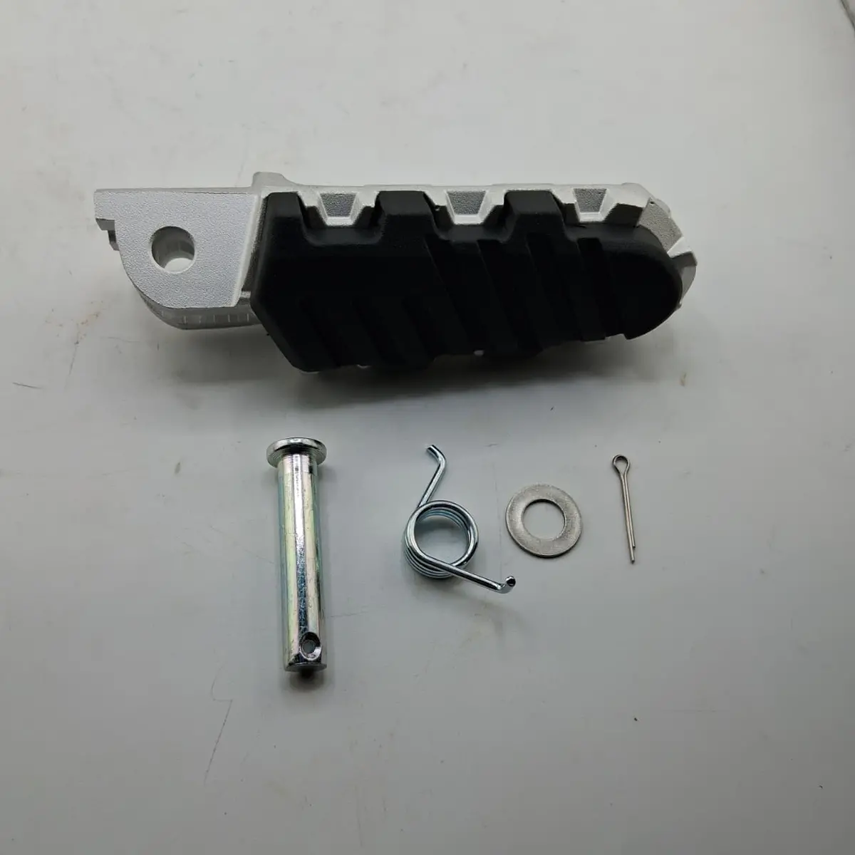 Posa Pie Delantero Derecho (Leoncino800trail) Right Front Footrest Assy 1