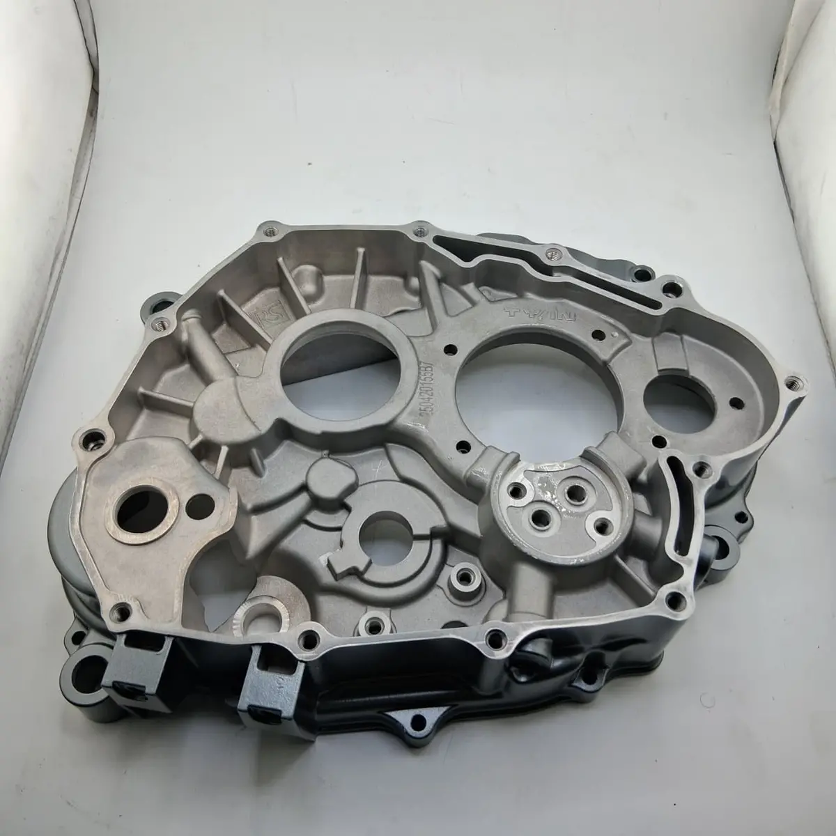 Carter Derecho (Rk150) Right Crankcase Assy Sk Metal Grey 1