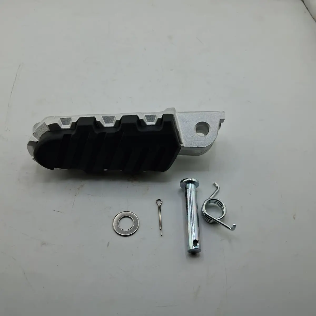 Posa Pie Delantero Izquierdo (Leoncino800trail) Left Front Footrest Assy 1
