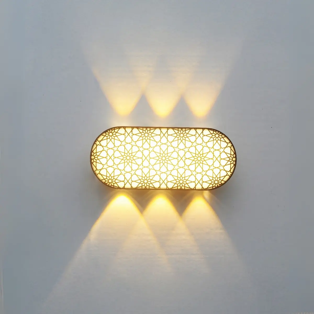 Lámpara De Pared De Exterior  Dorada Led 12W, Luz Cálida De 3000K Y 1050 Lúmenes. 1