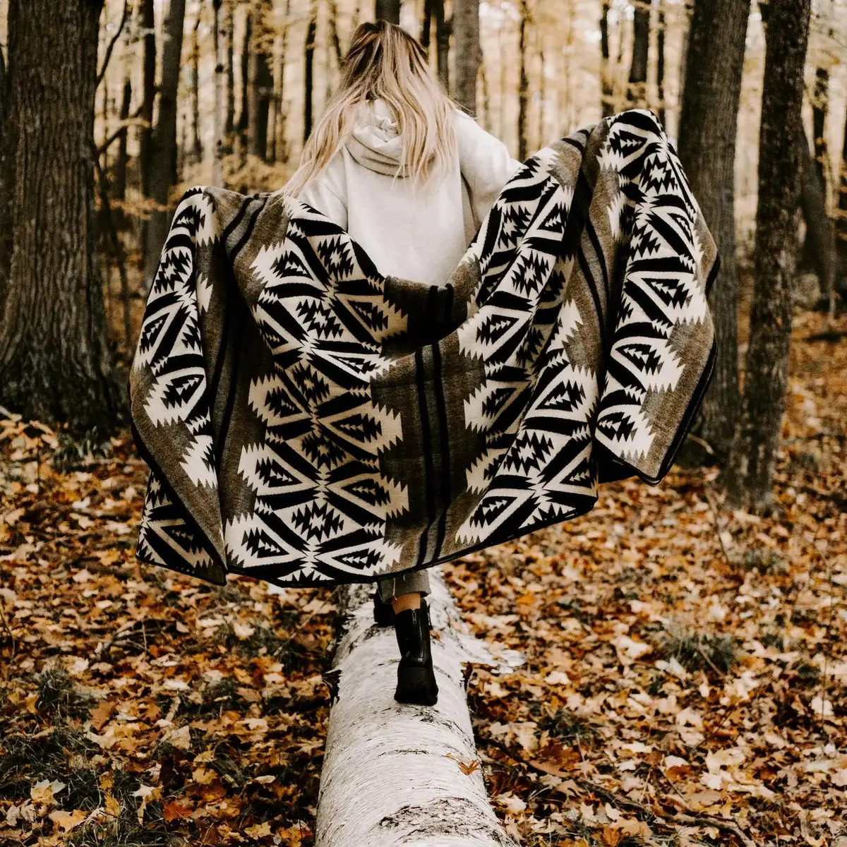 Quichua Blanket In Onyx Black 1