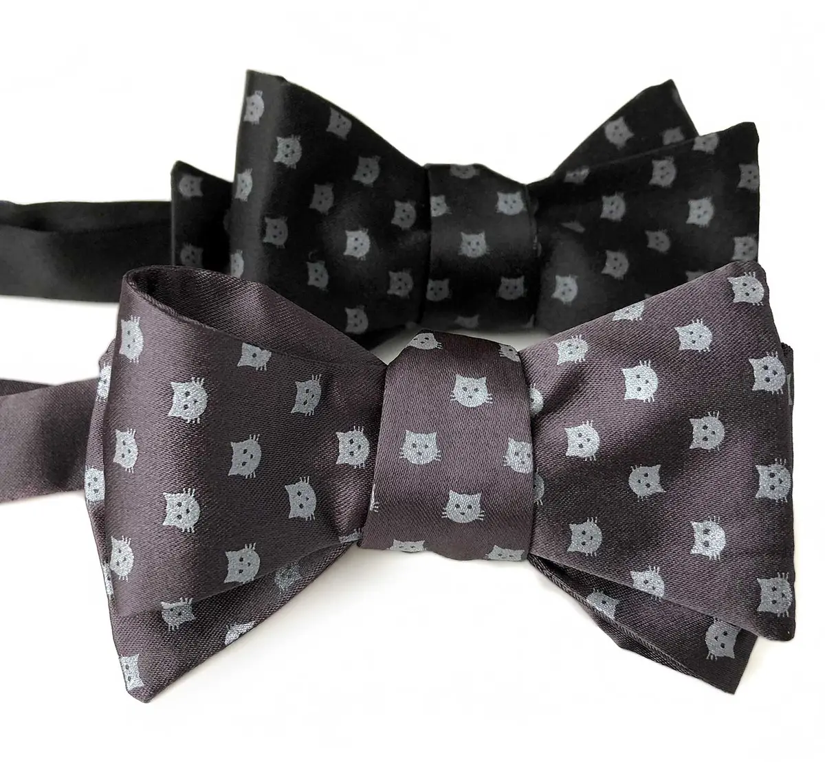Cat Face Bow Tie, Repeating Cat Dot Print 1