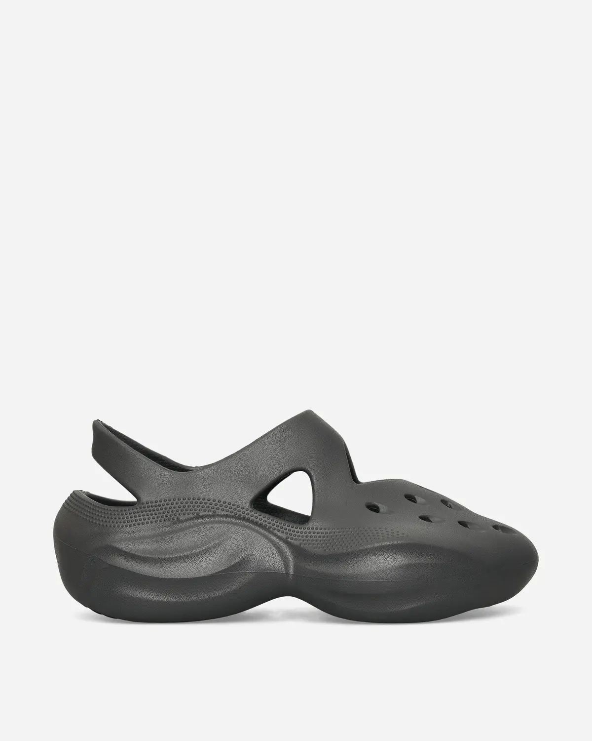 Dingyun Zhang Diffuser Clogs Black Sand 1