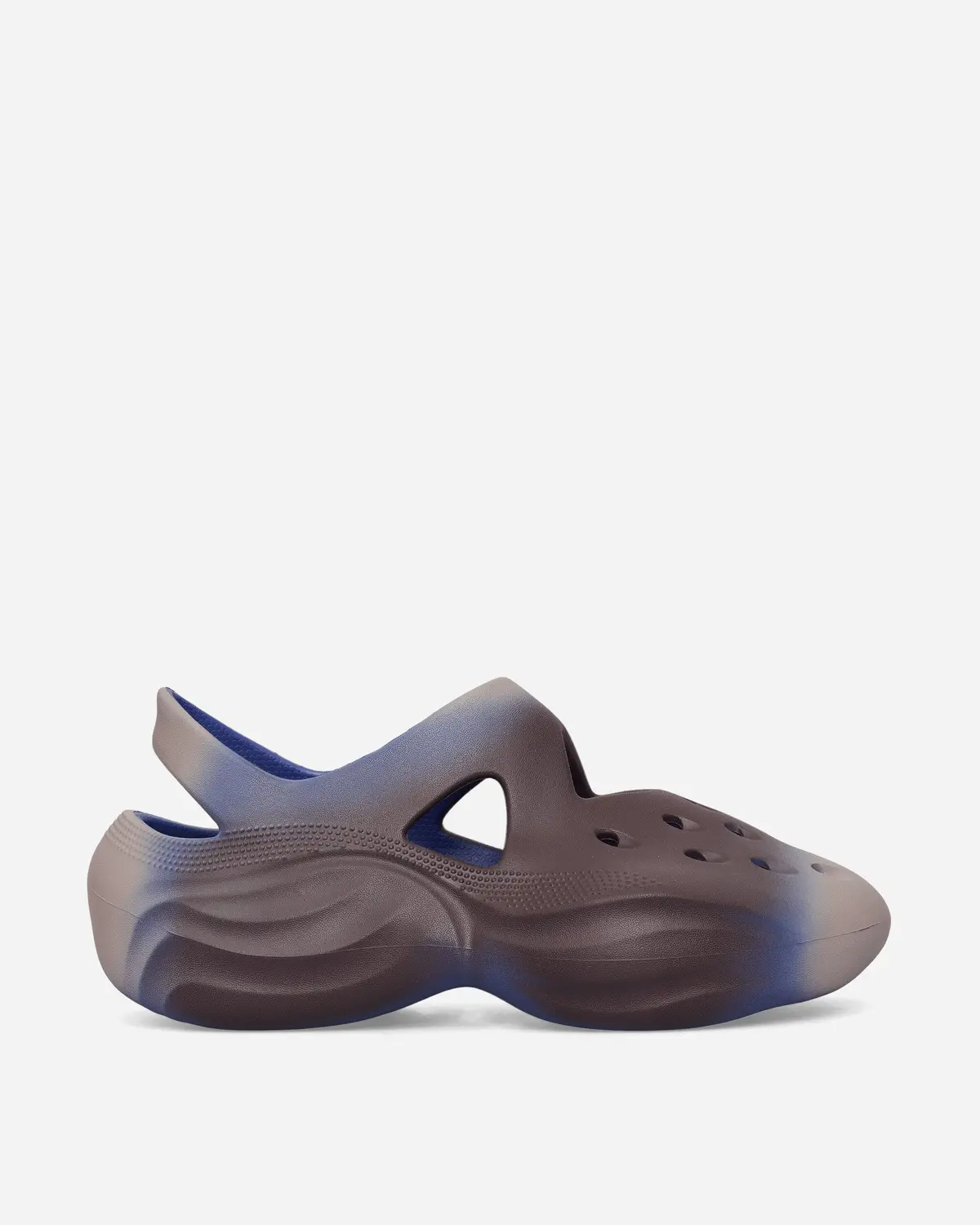 Dingyun Zhang Diffuser Clogs Sapphire 1