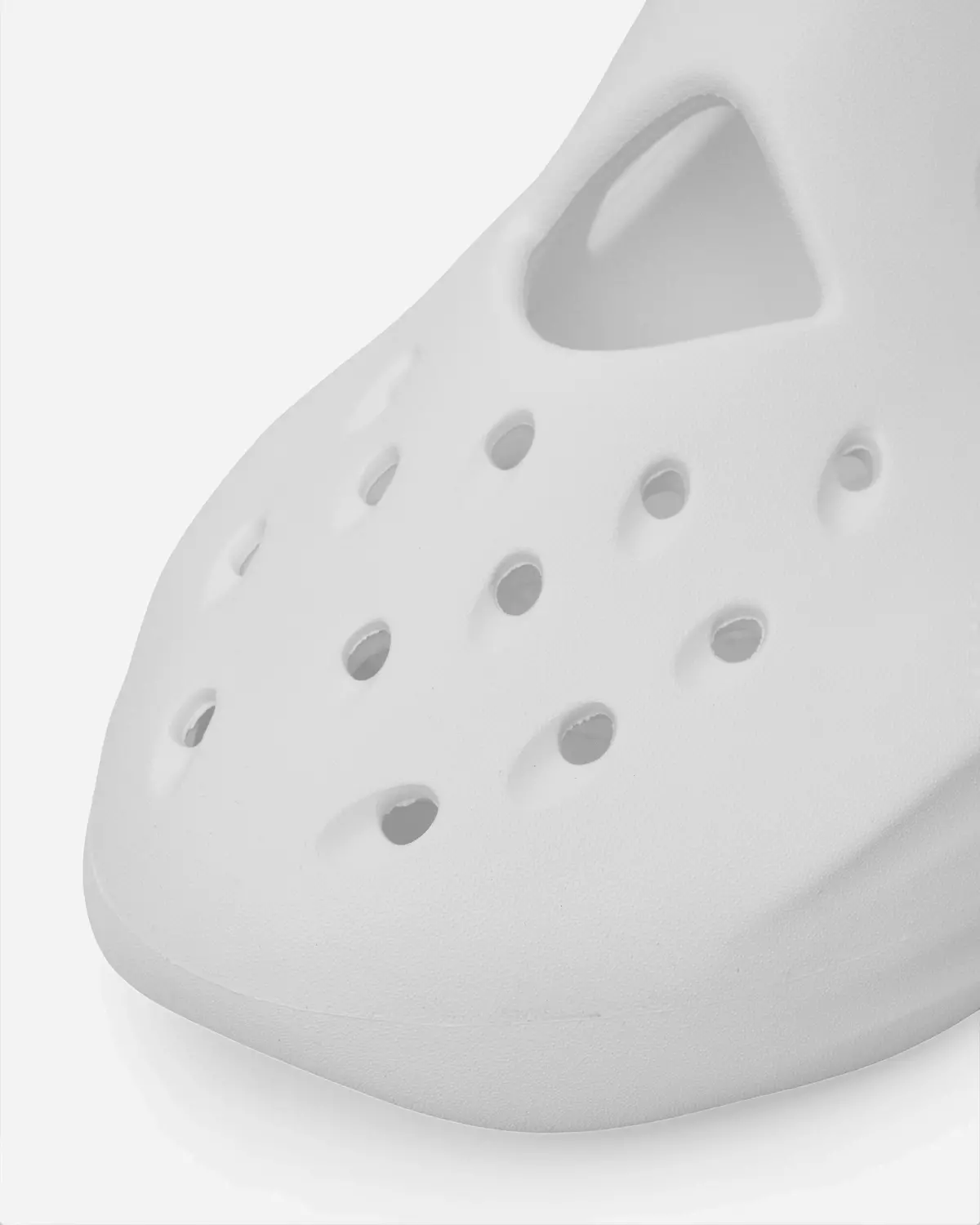 Dingyun Zhang Diffuser Clogs White 6