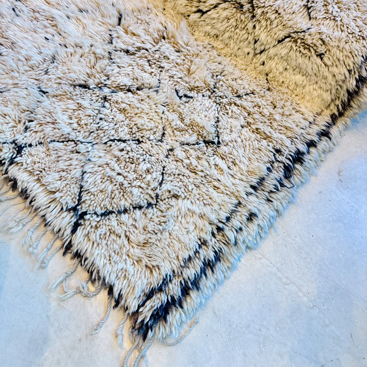 Wool Shag Pile Vintage Beni Ourain Moroccan Rug (11’ 4” X 6’ 4") 1