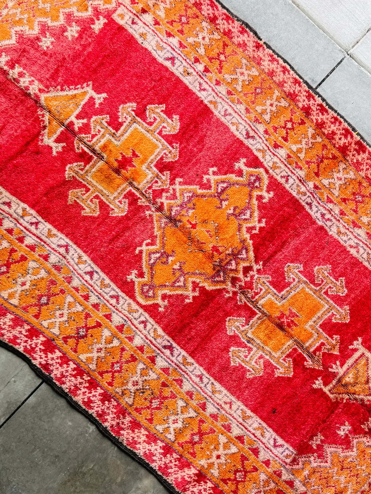 Vintage Ouazguita Moroccan Rug (9' 1" X 5’ 2”) 1