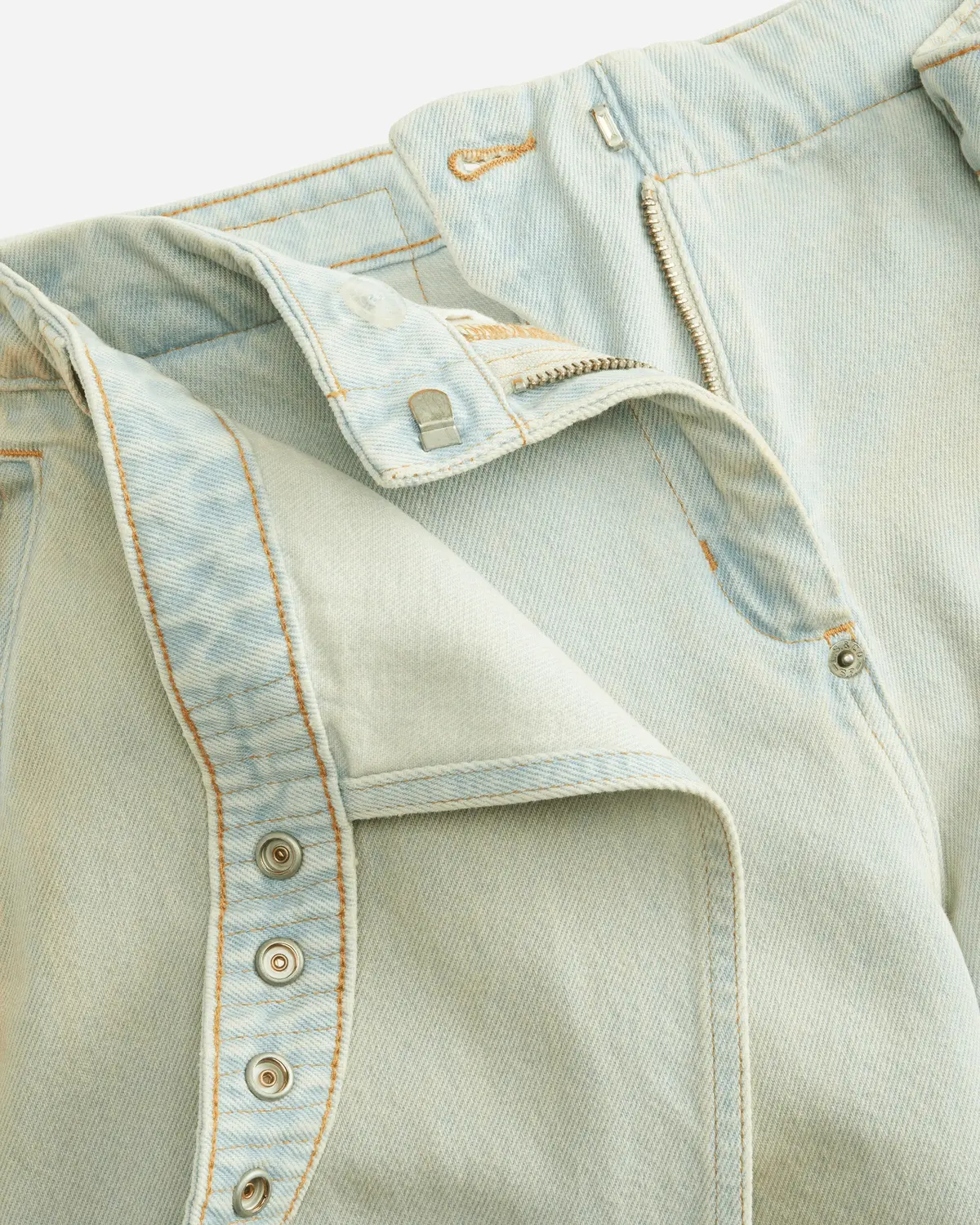 Women's Levi's Carina Apron Shorts Light Indigo Wash 4