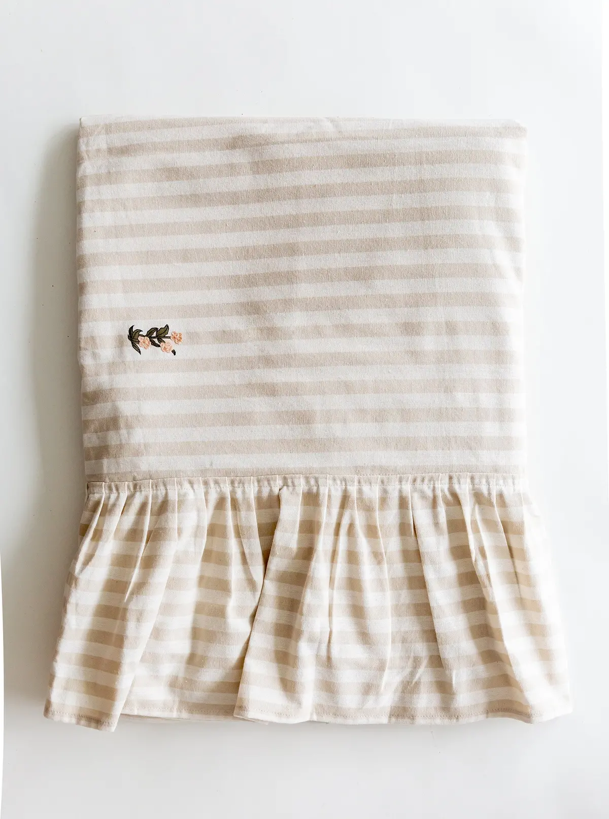 Ruffled Stripe Tablecloth 1