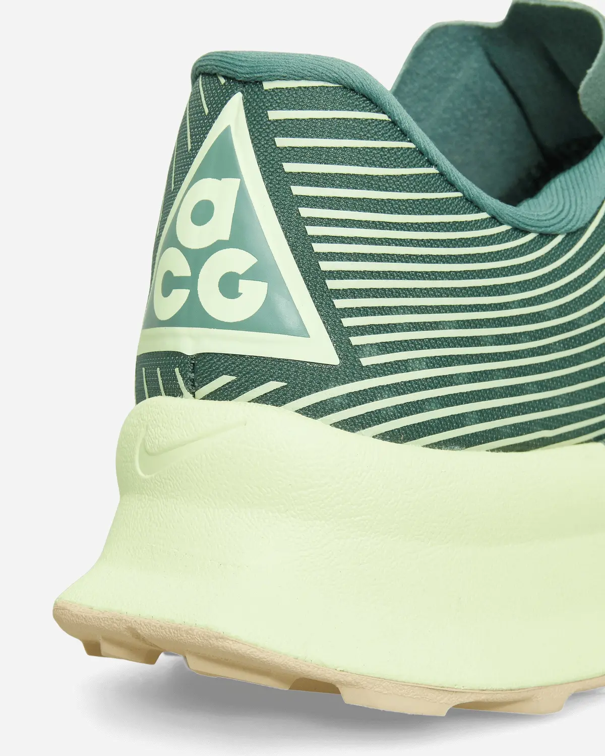 Acg Ultrafly Trail Sneakers Dutch Green / Barely Volt 6