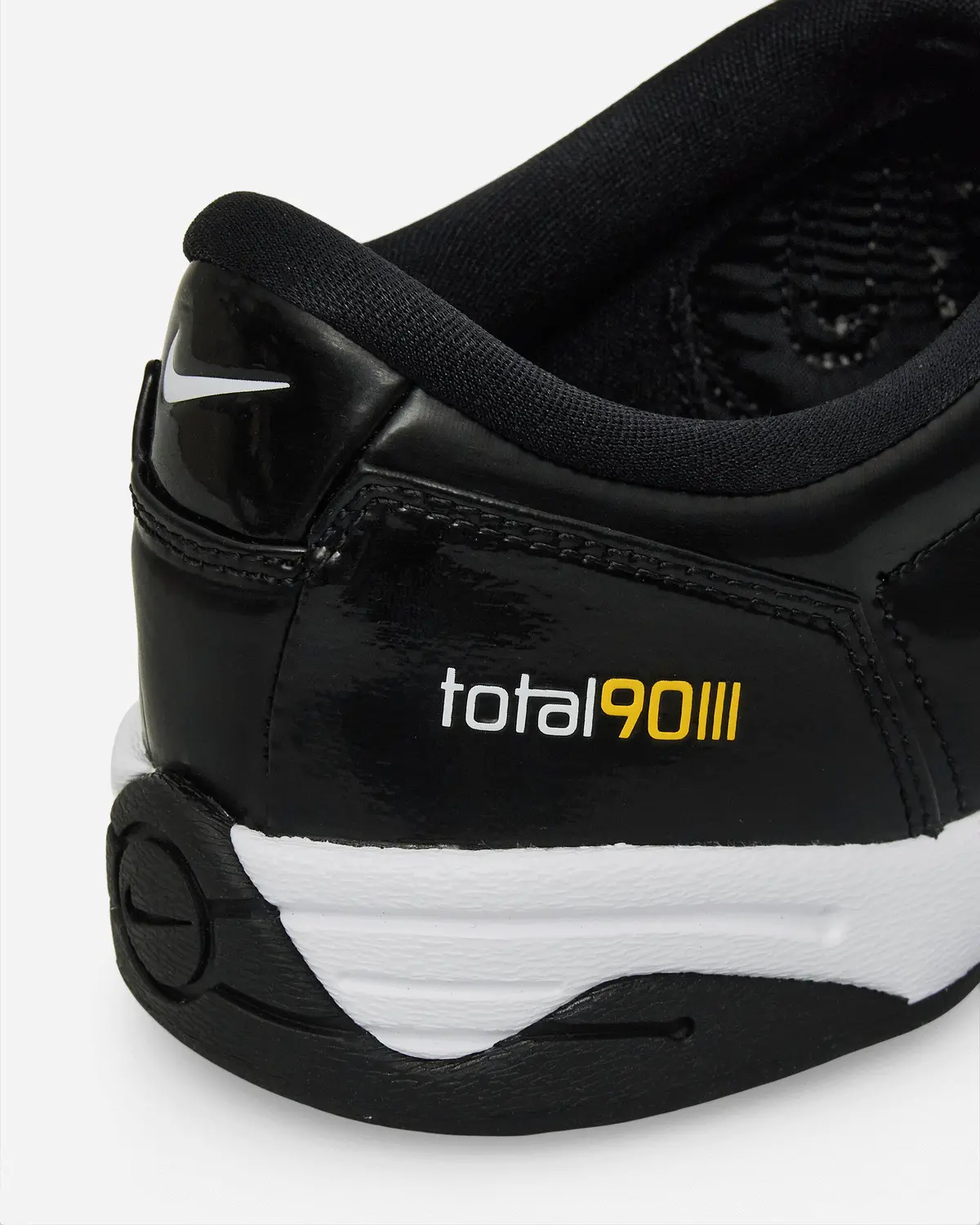 Total 90 Sneakers Black / White 6