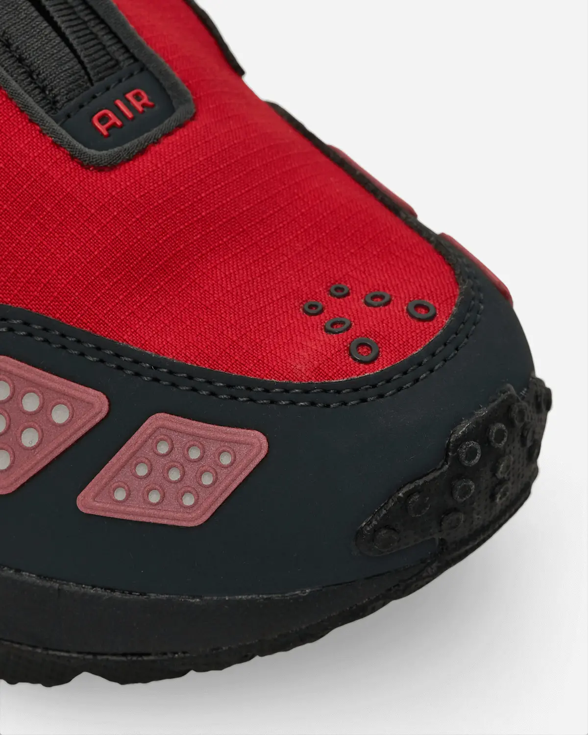 Women's Air Max Sndr Gore-Tex Sneakers Fire Red / Dark Smoke Grey 7