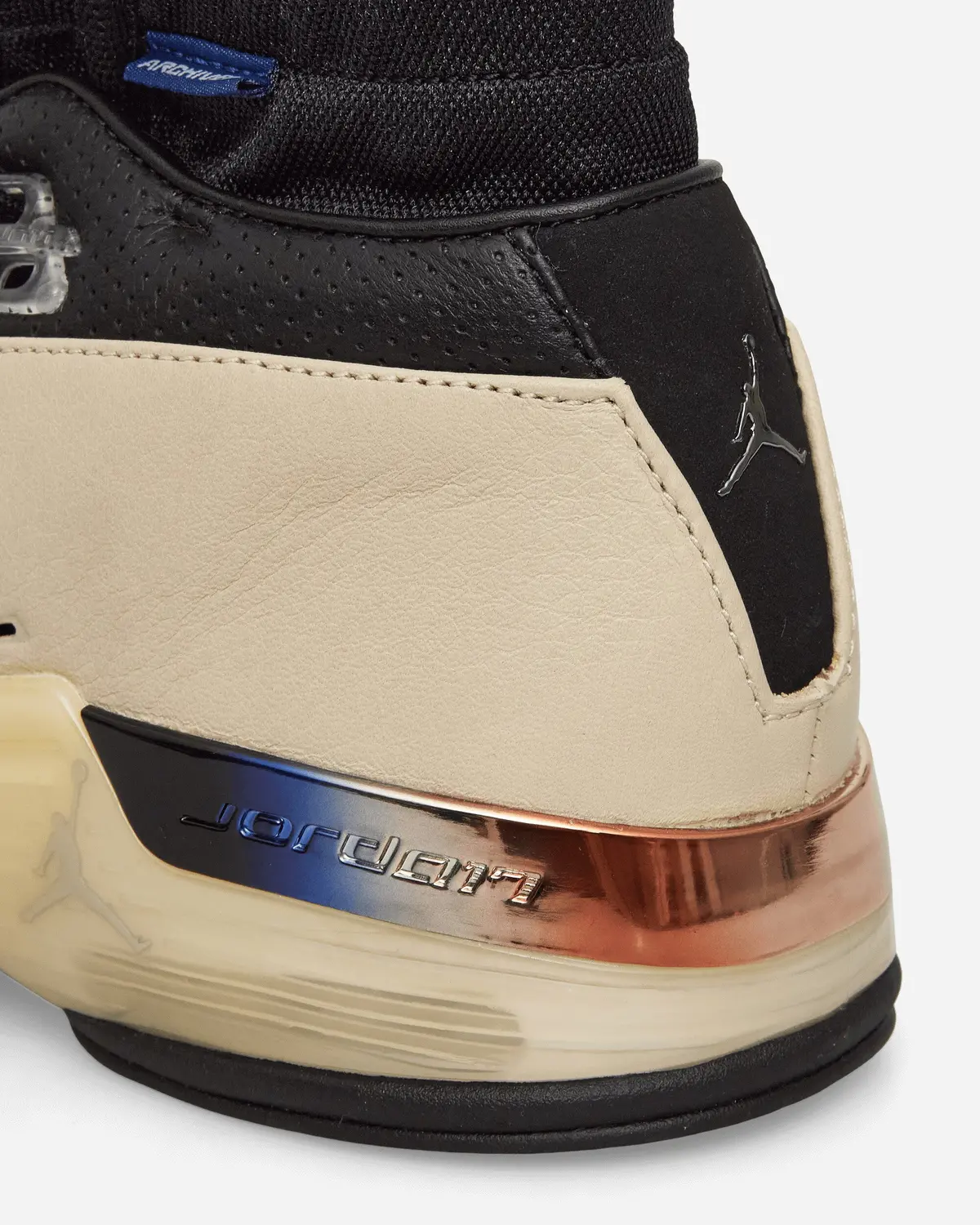 Infinite Archives Air Jordan 17 Retro Low Sneakers Beach / Metallic Silver / Black 7