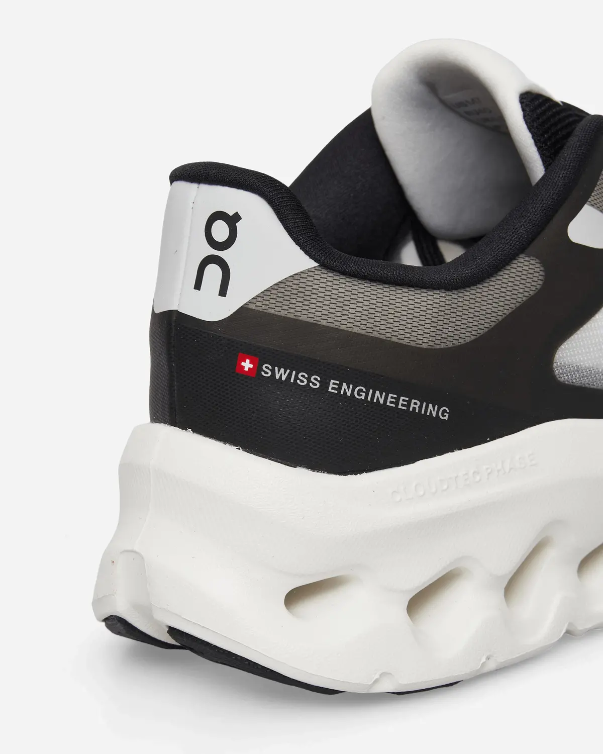Cloudtilt Remix Sneakers Black / Ivory 6