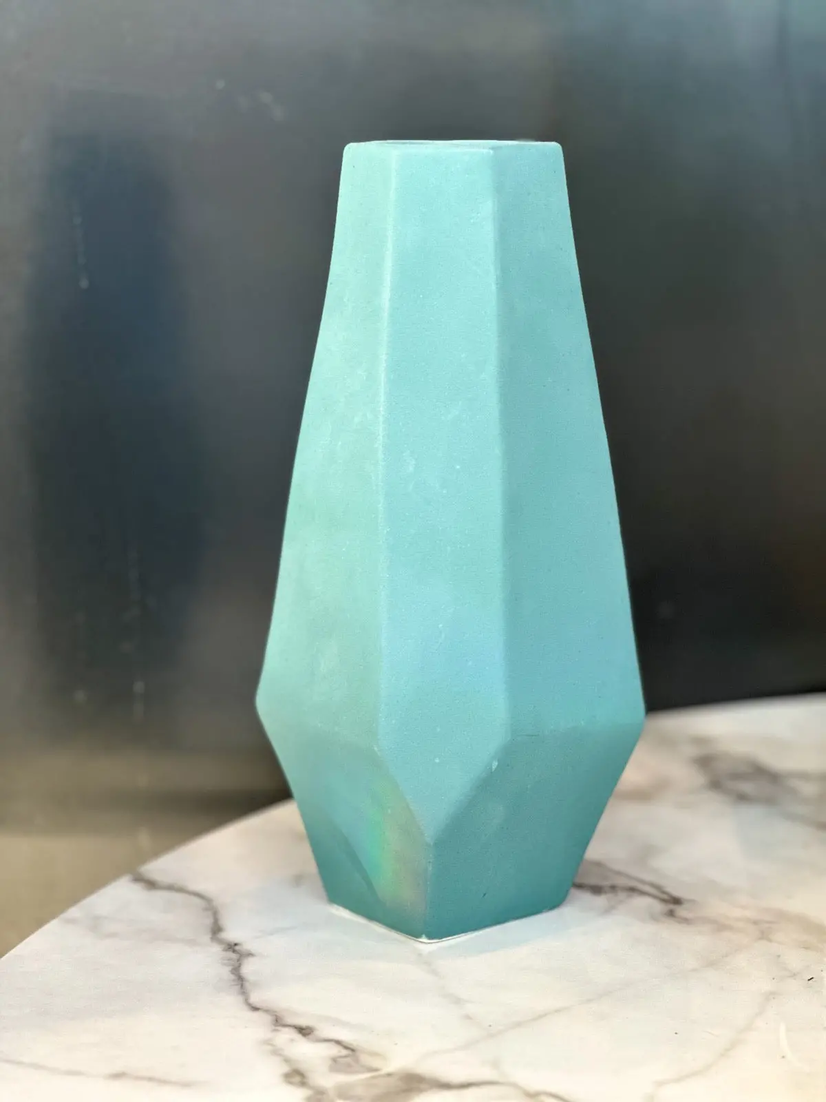 Chisel Vase - Emerald 1