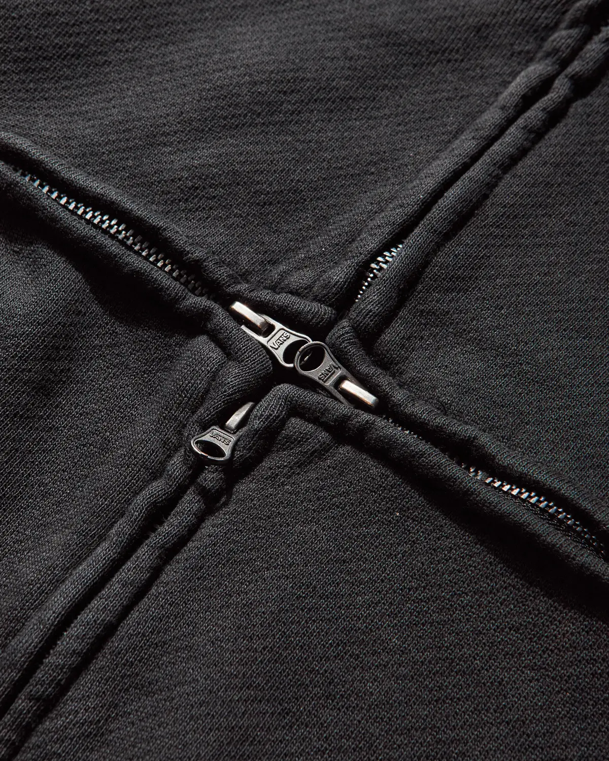 Act Of Disagreement T Zipped Hoodie Washed Black 4