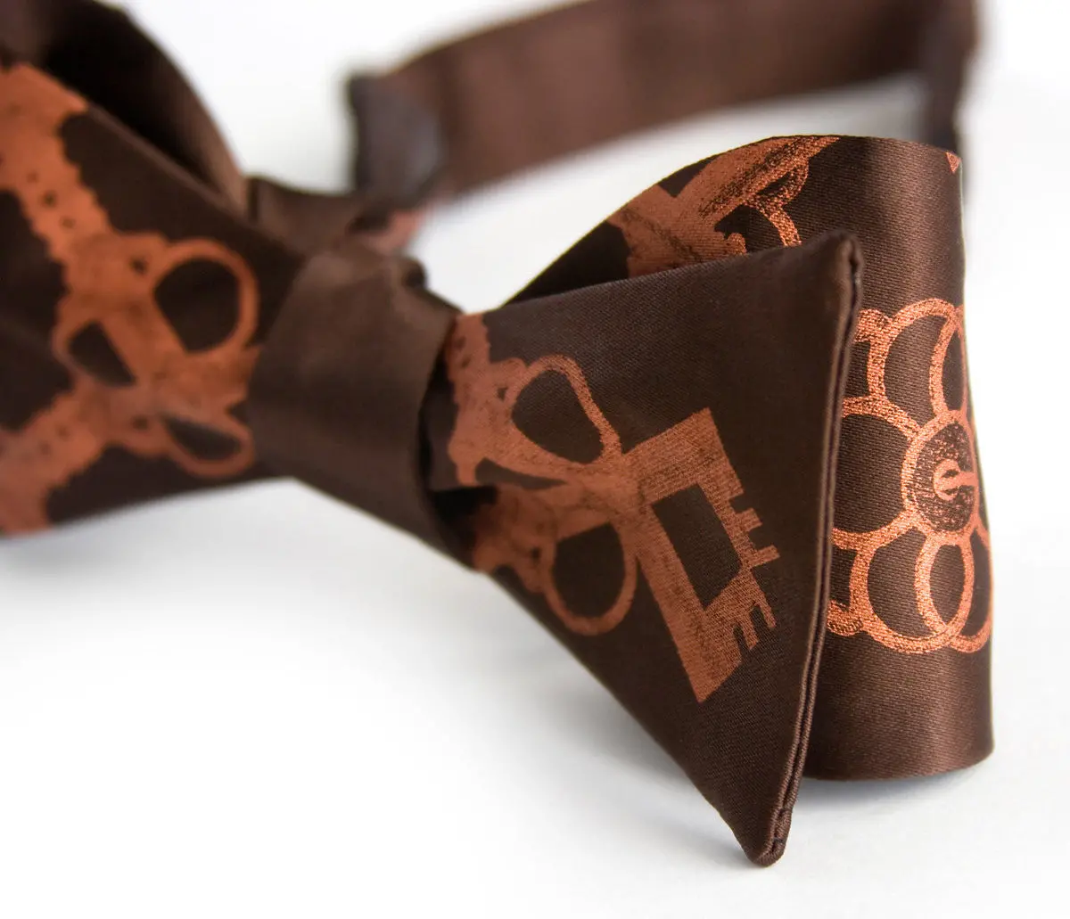 Skeleton Keys Bow Tie. Argyle Print Bowtie 1