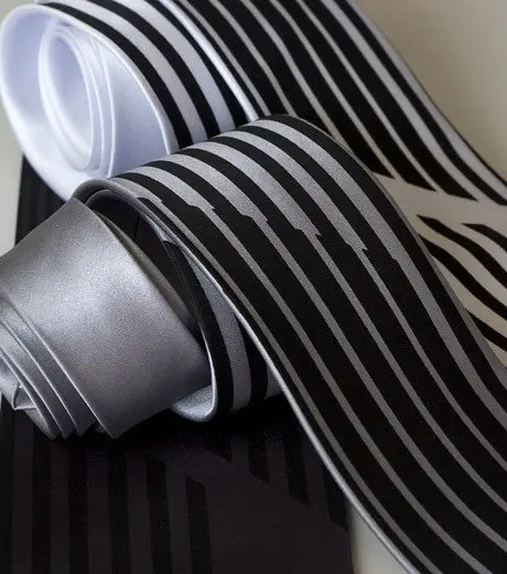 Broken Stripe Silk Necktie 1