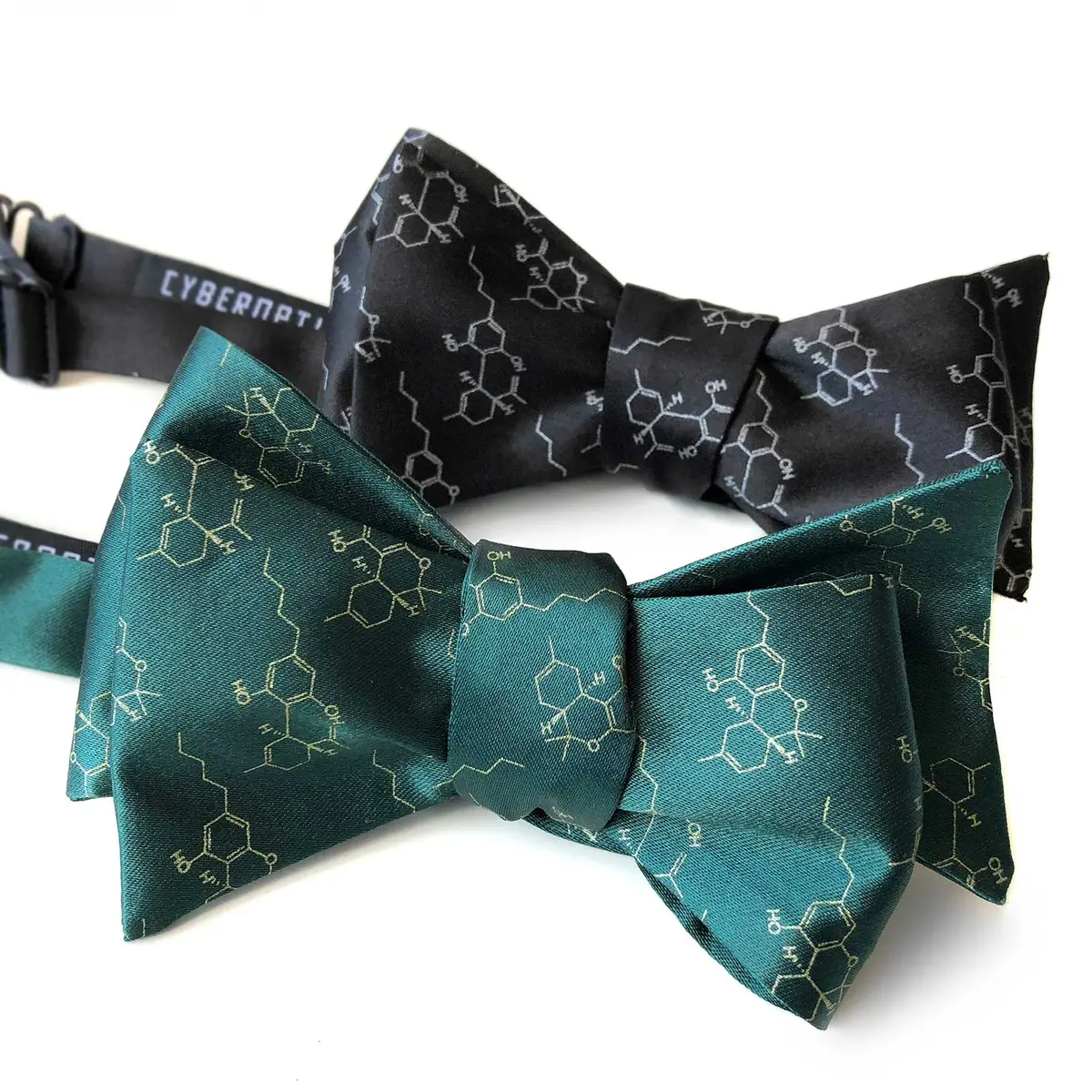 Cbd + Thc Molecule Bow Tie 1