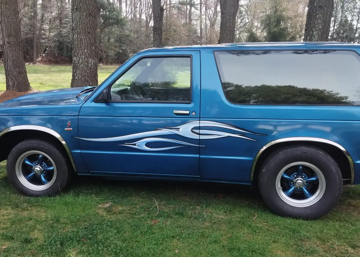Chrome Spear Vinyl Decals For Sides Of Car, Truck And Suv's 1