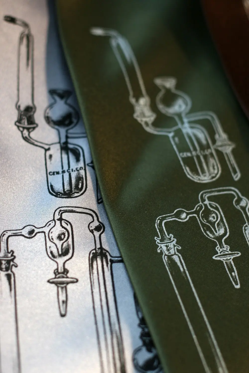 Chemistry Lab Glass Silk Necktie. "Experiment" Test Tubes Tie. 2