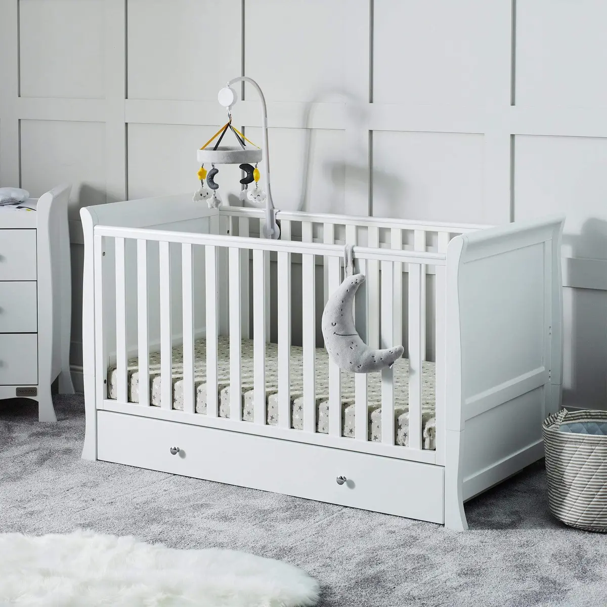Ickle Bubba Snowdon Classic Cot Bed - White 1