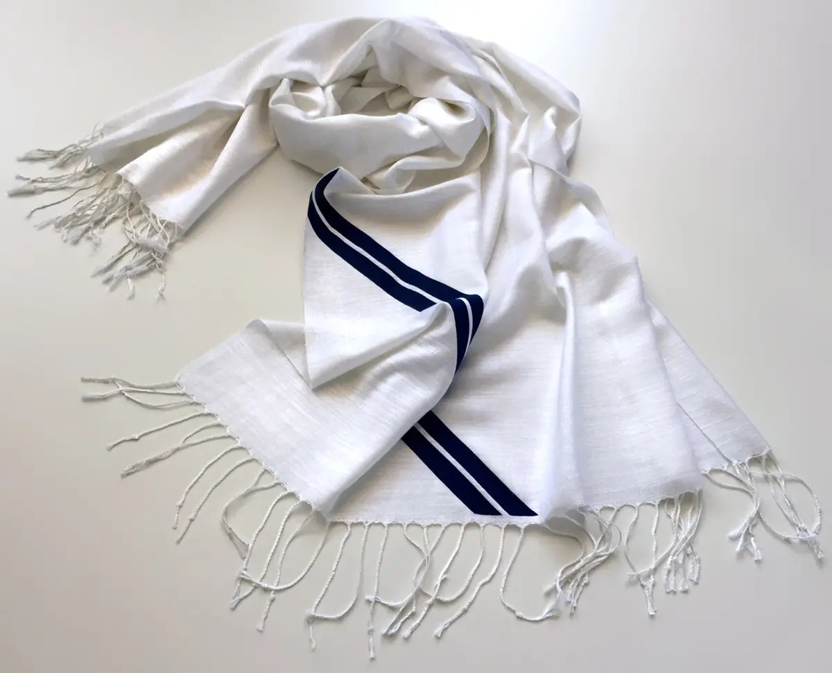 Racing Stripes: White & Blue Linen-Weave Pashmina 1