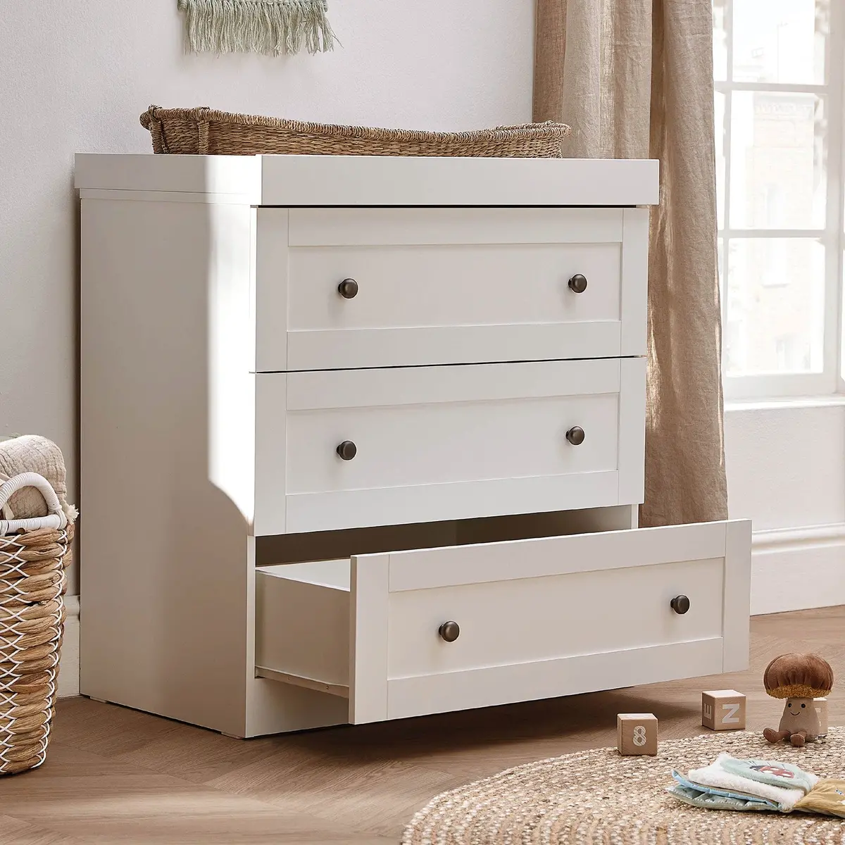 Silver Cross Bromley 2 Piece Dresser Room Set - White 3