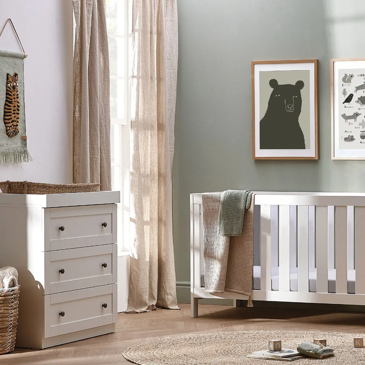 Silver Cross Bromley 2 Piece Dresser Room Set - White 1