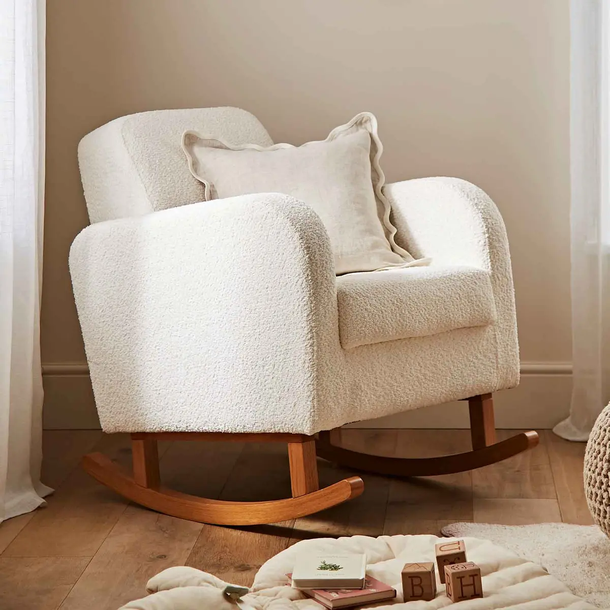 Cuddleco Etta Nursing Chair - Boucle Off-White 1