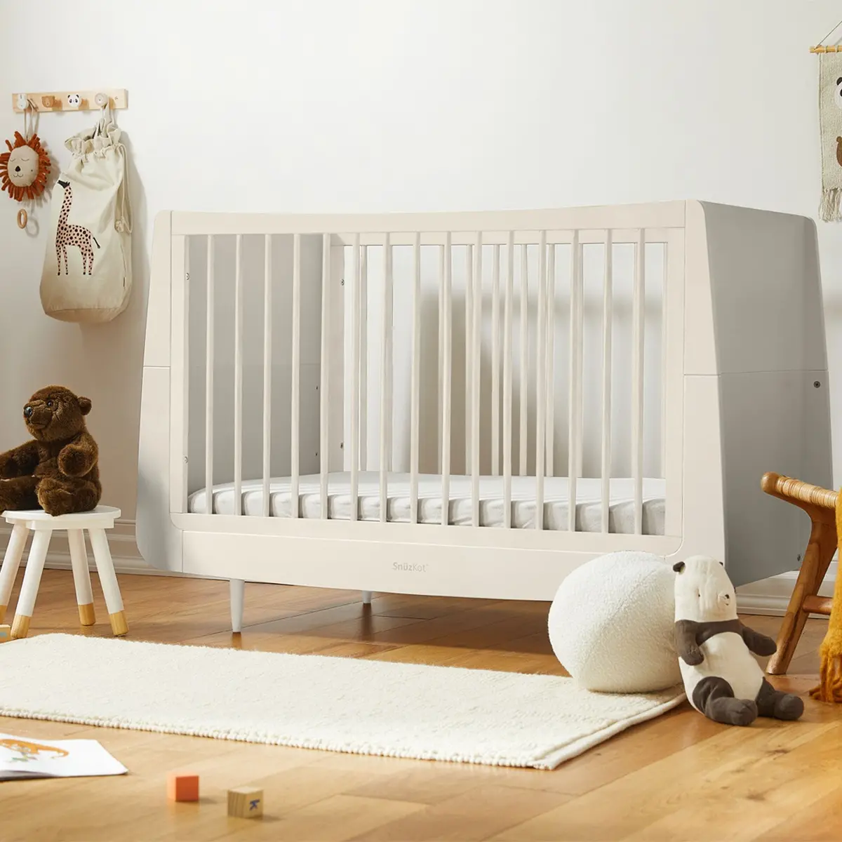 Snüzkot Skandi Cot Bed - Cashmere 1