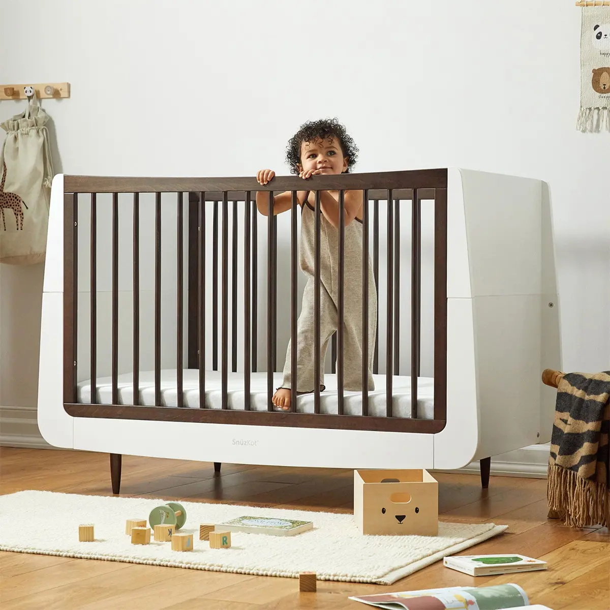 Snüzkot Skandi Cot Bed - Ebony 1
