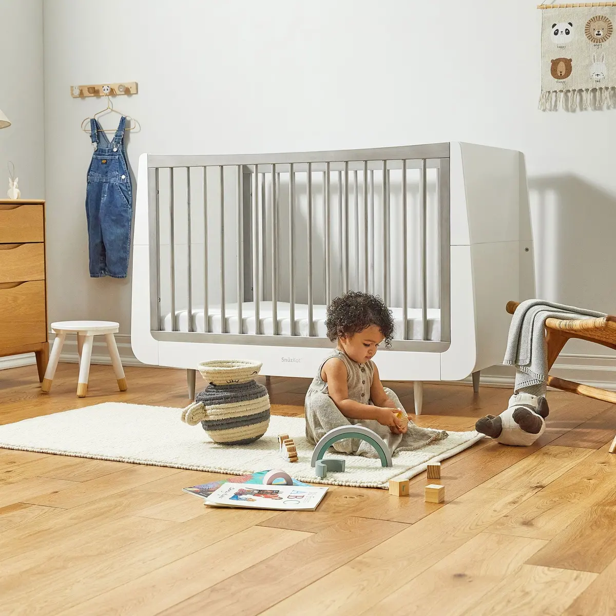 Snüzkot Skandi Cot Bed - Silver Birch 1