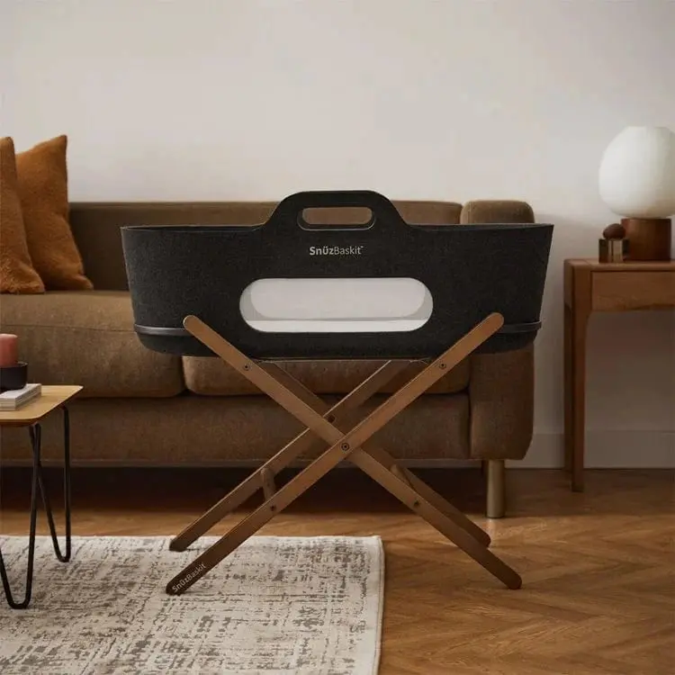 Snüzpod Baskit With Walnut Stand - Graphite 1