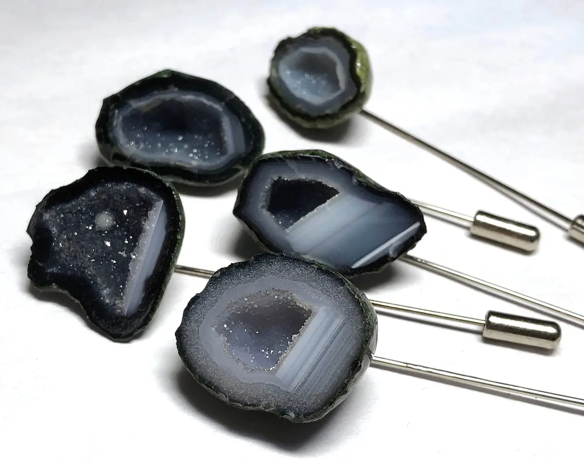 Druzy Agate Geode Lapel Pin, Raw Stone Stick Pin 1